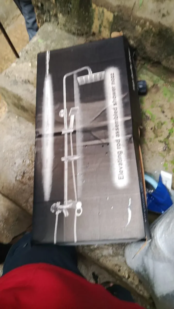 BLACK STANDING SHOWER