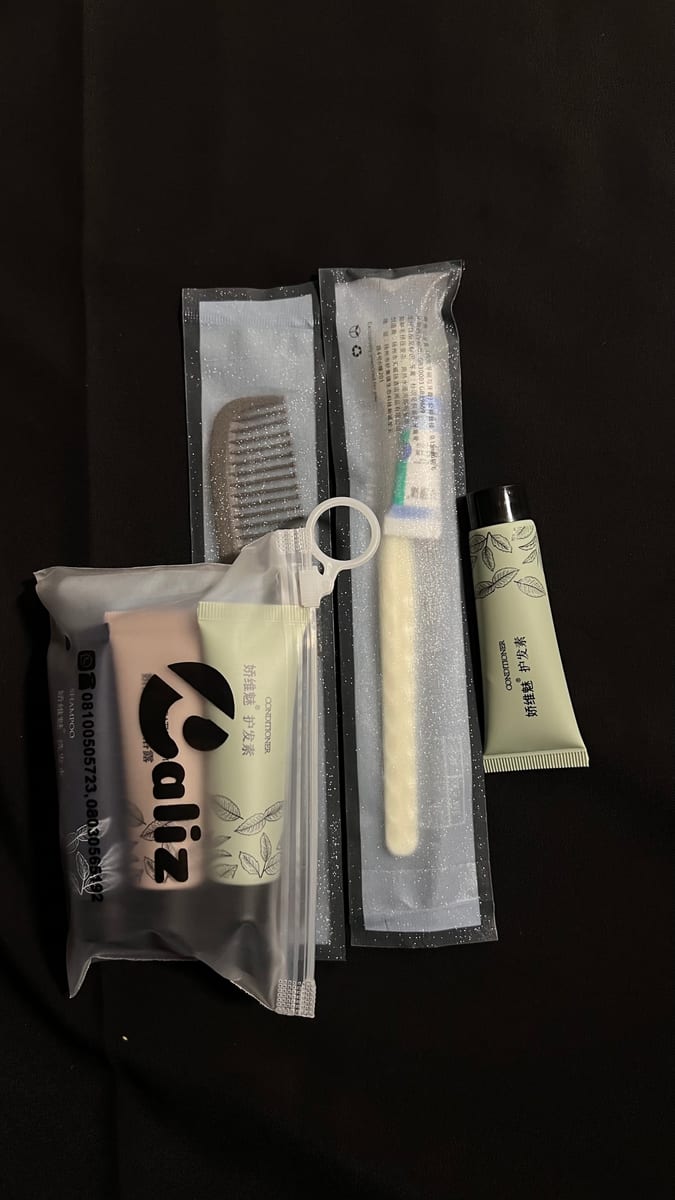 Basic toiletries set