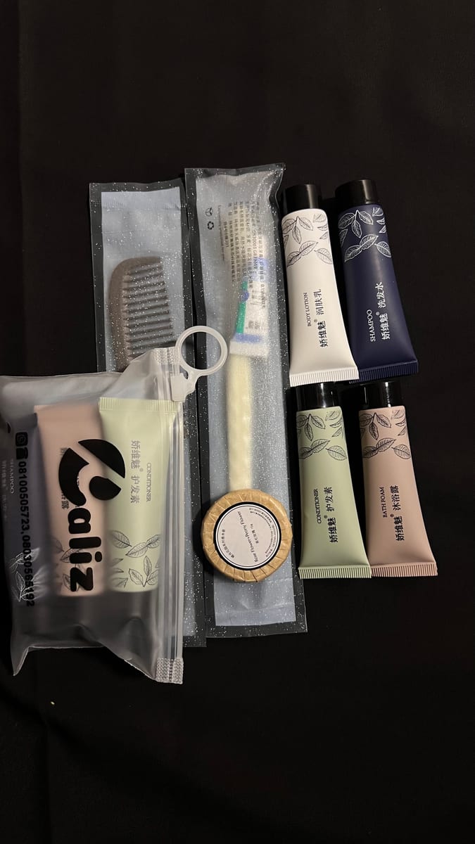 Normal toiletry set