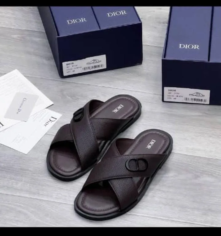 DIOR thumbnail 2