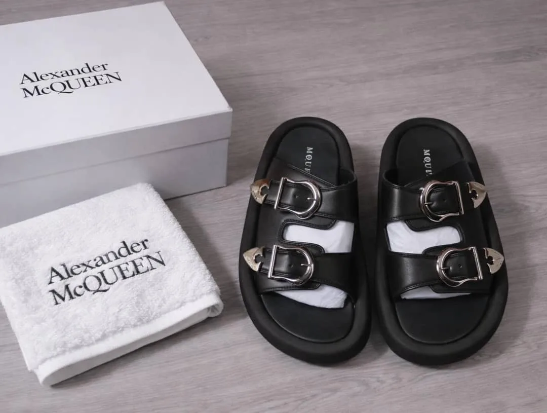 ALEXANDER McQUEEN thumbnail 2