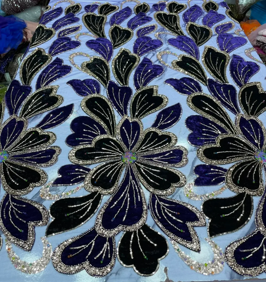 Sample lace thumbnail 3