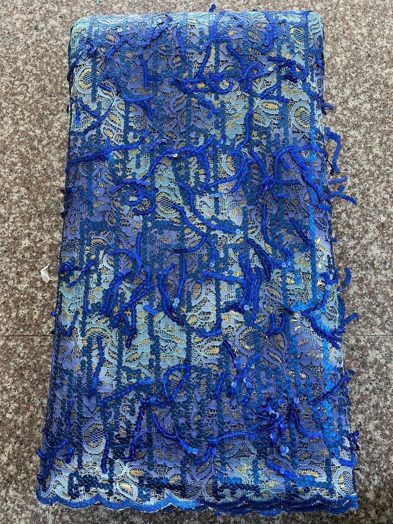 Sample lace thumbnail 2