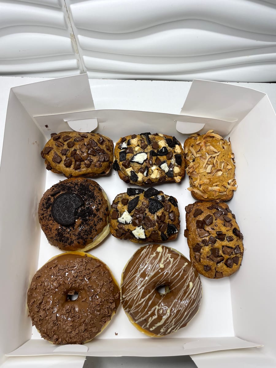 Michelle pastry box thumbnail 2